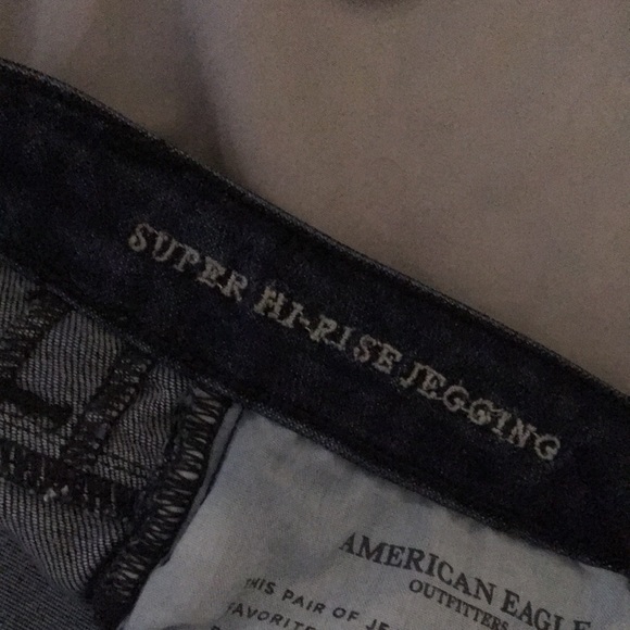 American Eagle High Rise Blue Jean size 8 - Picture 6 of 7